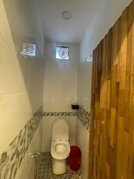 Shop / Office untuk Disewa di Bay Avenue (Bayan Lepas) - CK Goh - Bathroom - PropertyGuru.com.my