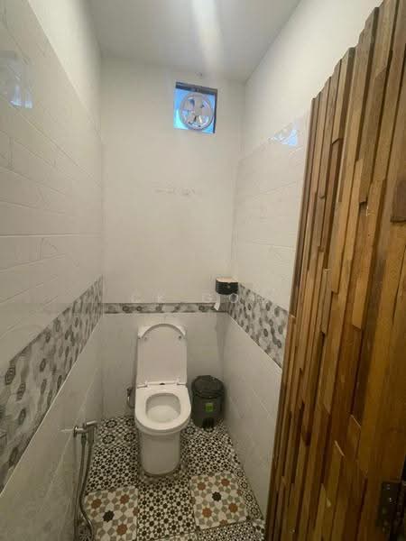 Shop / Office untuk Disewa di Bay Avenue (Bayan Lepas) - CK Goh - Bathroom - PropertyGuru.com.my
