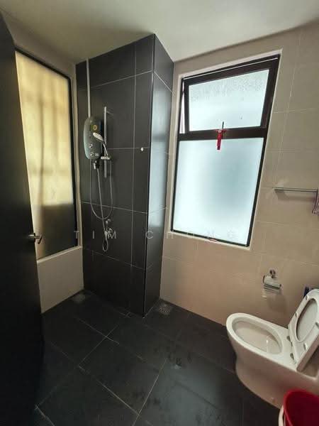 Kediaman Servis untuk Dijual di Wave @ Marina Cove - Tim Chong - Bathroom - PropertyGuru.com.my