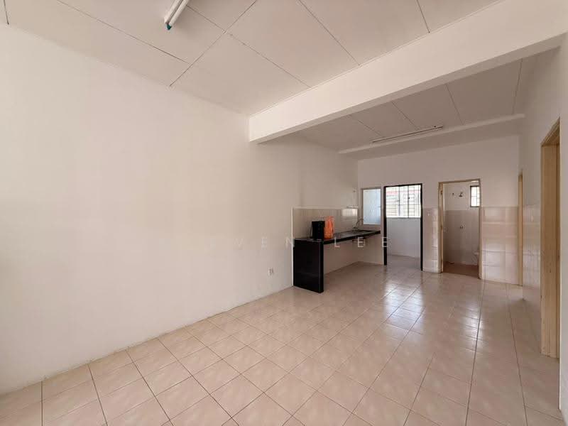 Townhouse for Sale in Bandar Country Homes (Rawang) - Steven Lee - Kitchen - PropertyGuru.com.my