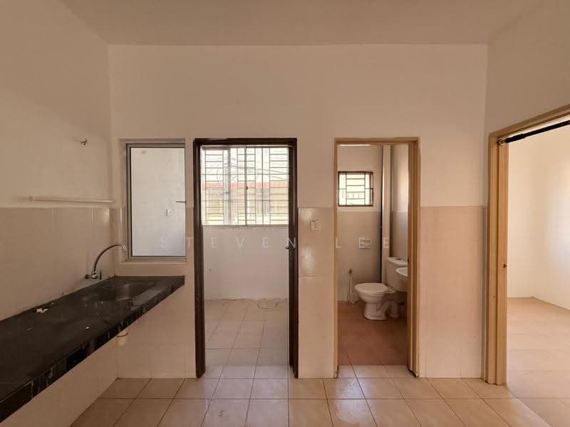 Townhouse for Sale in Bandar Country Homes (Rawang) - Steven Lee - Kitchen - PropertyGuru.com.my