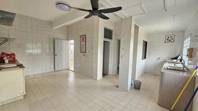 2-storey Terraced House for Sale in Taman Johor Jaya (Johor Bahru) - Kelvin Koay - Kitchen - PropertyGuru.com.my