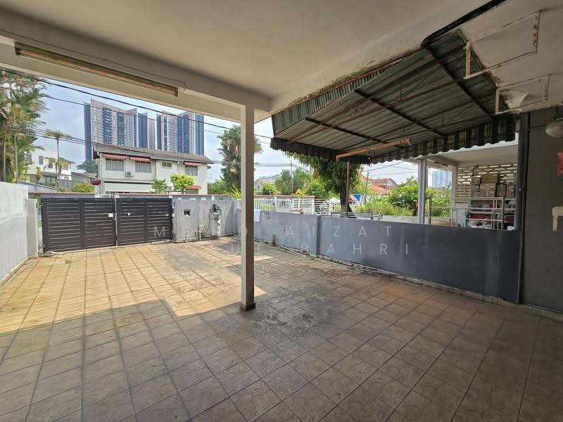 2-storey Terraced House for Sale in Taman Overseas Union (Taman Oug) (Jalan Klang Lama (Old Klang Road)) - Mohd Aizat Saiful Bahri - Exterior - PropertyGuru.com.my