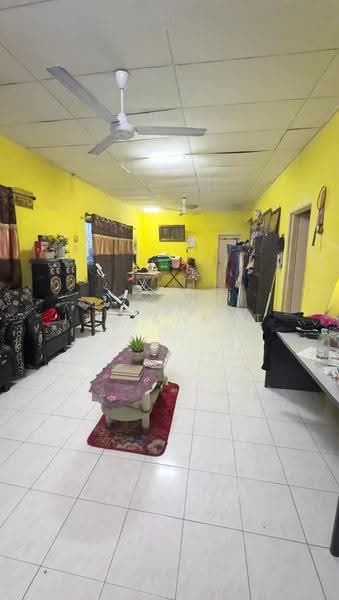 Bungalow House for Sale in Bandar Putra Permai (Seri Kembangan) - ITA AHMAT - Living Room - PropertyGuru.com.my