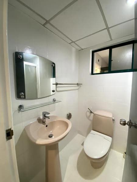Kondominium untuk Dijual di Mont Kiara Astana - Izac Goh - Bathroom - PropertyGuru.com.my