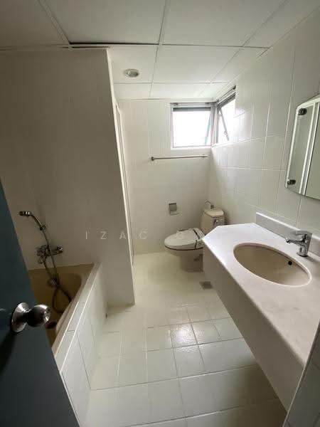 Kondominium untuk Dijual di Mont Kiara Astana - Izac Goh - Bathroom - PropertyGuru.com.my