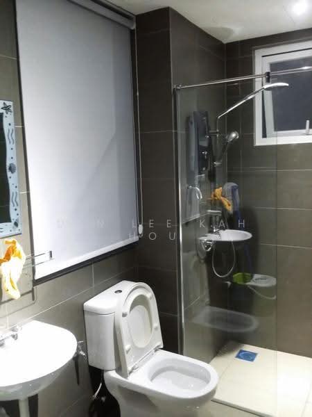 Kondominium untuk Disewa di Mutiara Ville - Don Lee Kah Hou - Bathroom - PropertyGuru.com.my