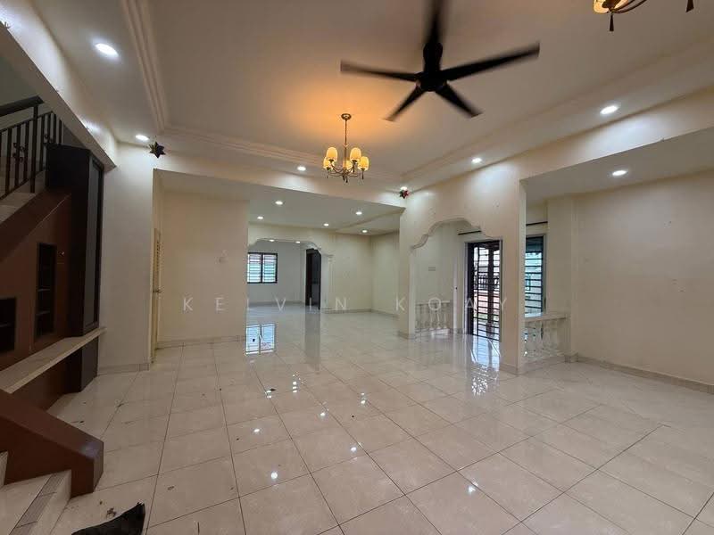2-storey Terraced House for Sale in Taman Mount Austin (Tebrau) - Kelvin Koay - Living Room - PropertyGuru.com.my