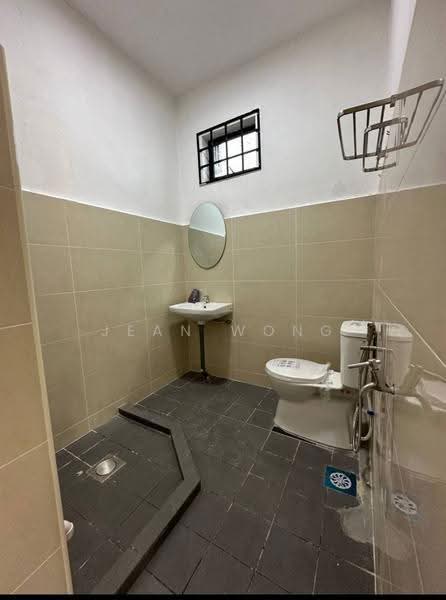 Terraced House for Rent in Taman Universiti (Skudai) - Jean Wong - Bathroom - PropertyGuru.com.my
