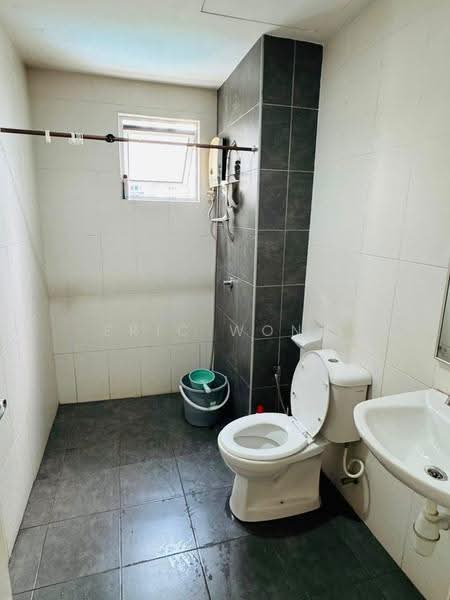 Kondominium untuk Disewa di Aston Kiara 3 - Eric Wong - Bathroom - PropertyGuru.com.my