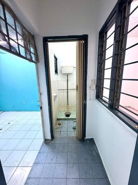 Rumah Teres 2-Tingkat untuk Dijual di Pandan Perdana (Ampang) - Azli Ibrahim - Bathroom - PropertyGuru.com.my