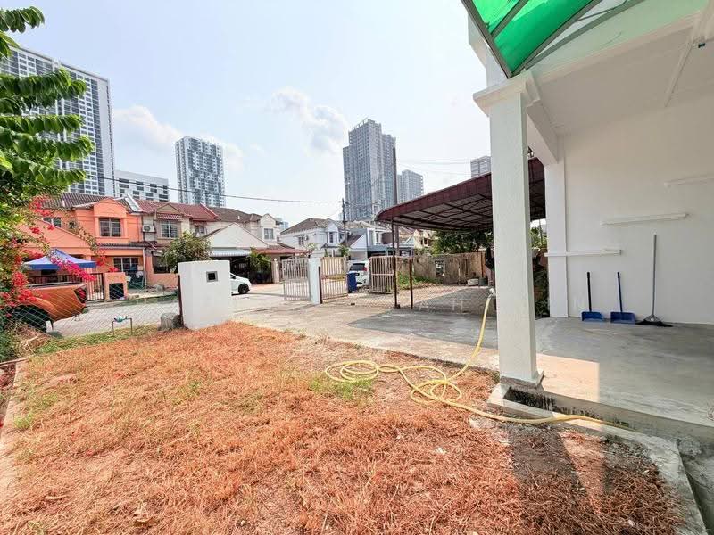 Rumah Teres 2-Tingkat untuk Dijual di Taman Subang Mewah (Subang Jaya) - Shafika Shahidin - Exterior - PropertyGuru.com.my