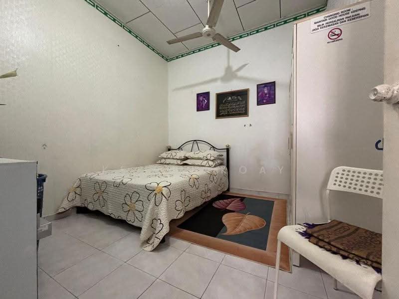 1-storey Terraced House for Sale in Taman Daya (Johor Bahru) - Kelvin Koay - Bedroom - PropertyGuru.com.my