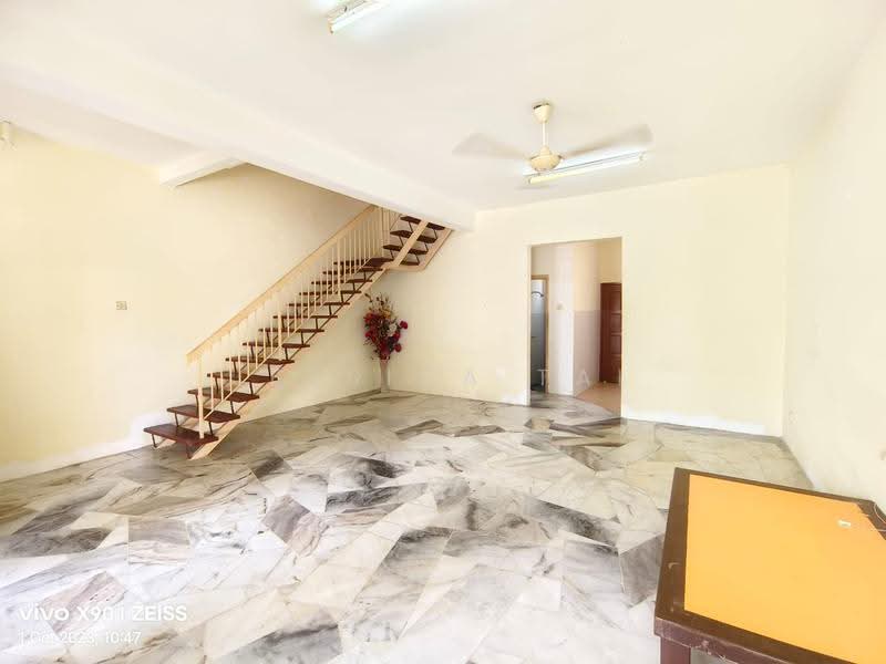 2-storey Terraced House for Sale in Lestari Putra (Seri Kembangan) - Jessica Tai - PropertyGuru.com.my