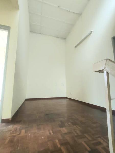 2-storey Terraced House for Sale in Lestari Putra (Seri Kembangan) - Jessica Tai - PropertyGuru.com.my