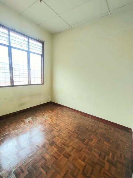 2-storey Terraced House for Sale in Lestari Putra (Seri Kembangan) - Jessica Tai - PropertyGuru.com.my