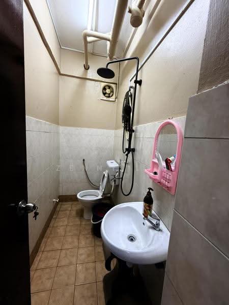 Pangsapuri untuk Dijual di Vista Bayu - Zenny Lim - Bathroom - PropertyGuru.com.my