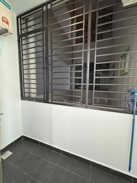 Kediaman Servis untuk Dijual di Skysuites @ Meldrum Hills - Kelvin Koay - Exterior - PropertyGuru.com.my