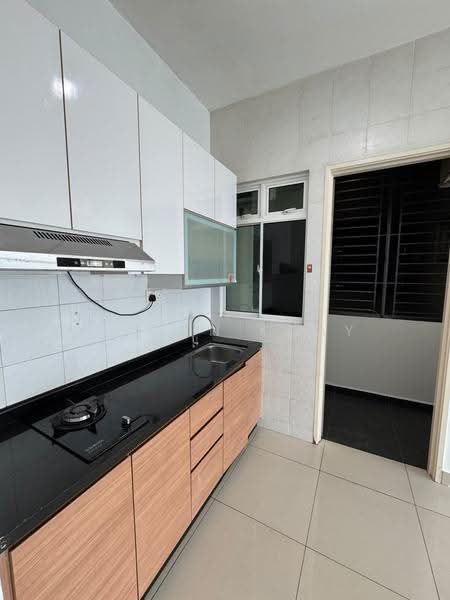 Kediaman Servis untuk Dijual di Skysuites @ Meldrum Hills - Kelvin Koay - Kitchen - PropertyGuru.com.my