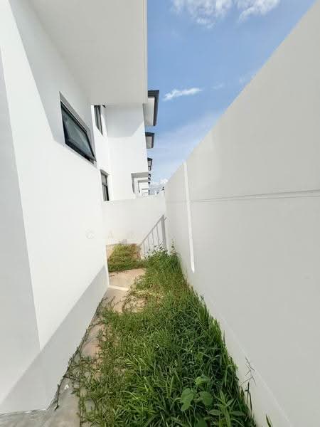 Rumah Teres 2-Tingkat untuk Dijual di Taman Austin Duta (Tebrau) - Carson . - Exterior - PropertyGuru.com.my
