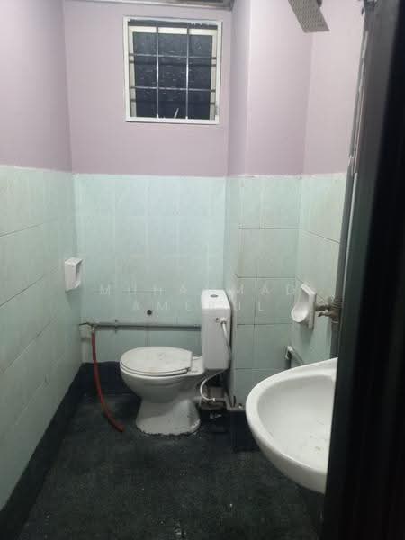 Pangsapuri untuk Disewa di Taman LTAT - Muhammad Amerul - Bathroom - PropertyGuru.com.my