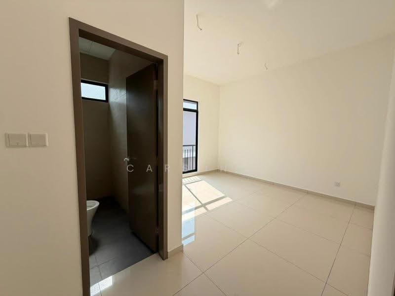 Cluster House for Sale in Austin Crest (Johor Bahru) - Carson . - Bathroom - PropertyGuru.com.my