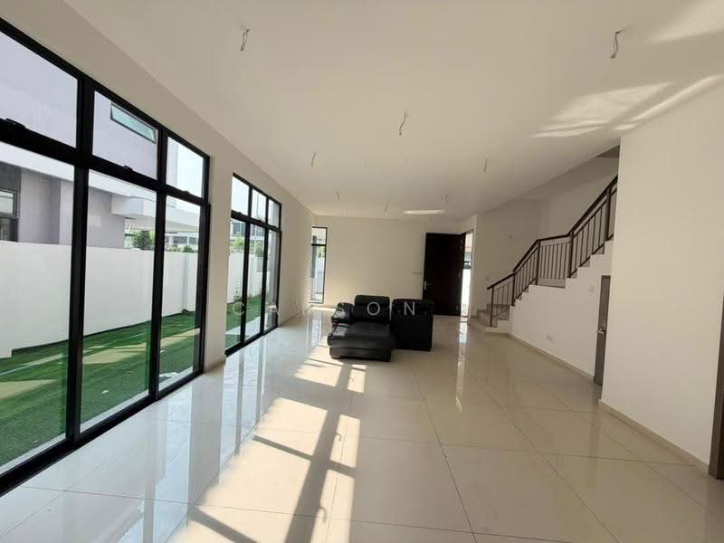 Cluster House for Sale in Austin Crest (Johor Bahru) - Carson . - Living Room - PropertyGuru.com.my