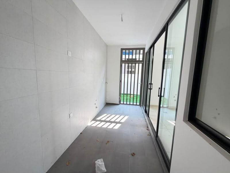 Cluster House for Sale in Austin Crest (Johor Bahru) - Carson . - Exterior - PropertyGuru.com.my