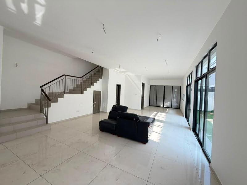 Cluster House for Sale in Austin Crest (Johor Bahru) - Carson . - Living Room - PropertyGuru.com.my
