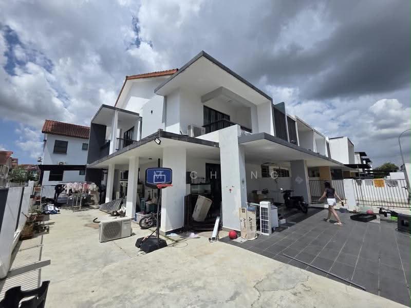 Rumah Teres 2-Tingkat untuk Dijual di Taman Dato Onn (Johor Bahru) - Tim Chong - Exterior - PropertyGuru.com.my