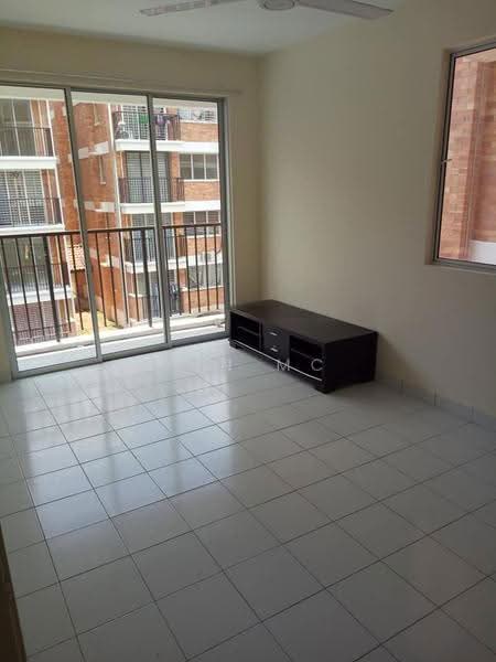 Pangsapuri untuk Dijual di Goodview Heights - San MC - Living Room - PropertyGuru.com.my