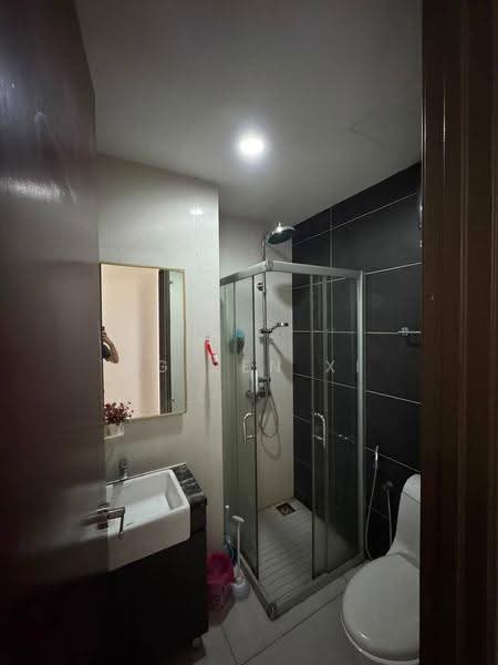 Kondominium untuk Disewa di Kings Bay @ Country Garden Danga Bay - NG ZEN XI - Bathroom - PropertyGuru.com.my