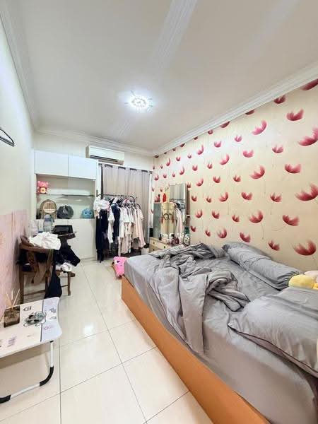 Kediaman Servis untuk Dijual di The Embassy (Bangunan Duta Impian) - Kevin Ho - Bedroom - PropertyGuru.com.my