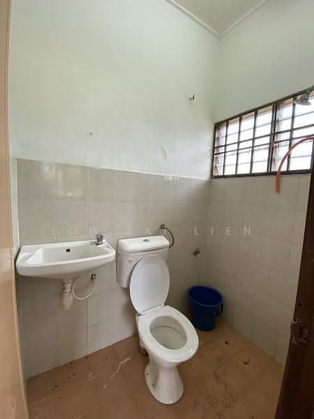 Bungalow House for Sale in Taman Nusa Perintis 2 (Iskandar Puteri (Nusajaya)) - Low Lai Lien - Bathroom - PropertyGuru.com.my