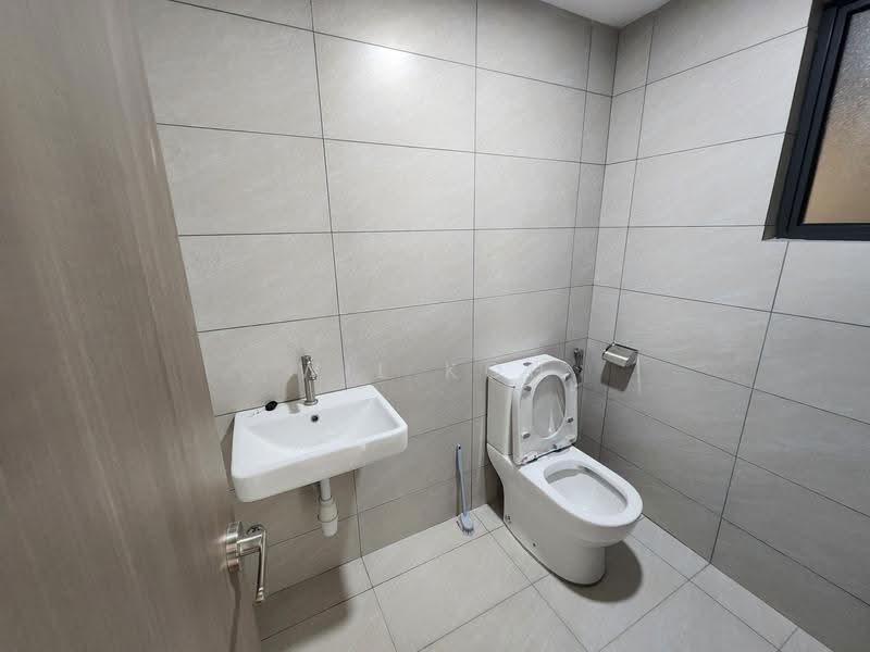 Kondominium untuk Disewa di Armani Residence Sg Long - Wil Koh - Bathroom - PropertyGuru.com.my