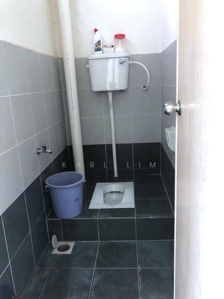 Shop / Office untuk Disewa di Bandar Uda Utama (Johor Bahru) - Karl Lim - Bathroom - PropertyGuru.com.my