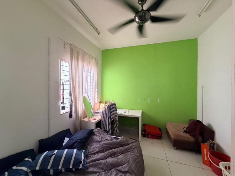 Rumah Berkembar untuk Dijual di Kota Emerald (Rawang) - Steven Lee - Bedroom - PropertyGuru.com.my