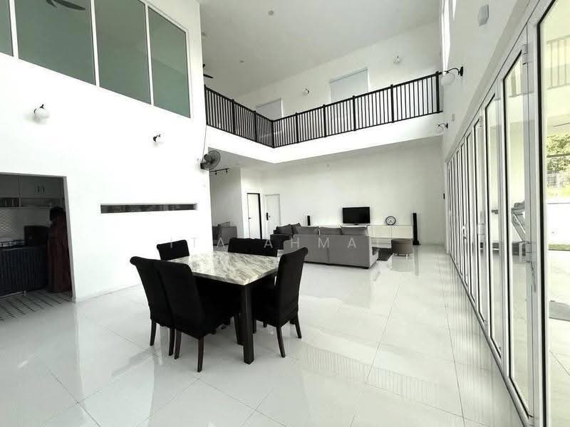 Bungalow House untuk Dijual di Desa Pinggiran Putra (Dengkil) - ITA AHMAT - Living Room - PropertyGuru.com.my