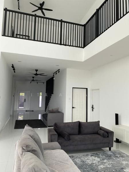 Bungalow House untuk Dijual di Desa Pinggiran Putra (Dengkil) - ITA AHMAT - Living Room - PropertyGuru.com.my