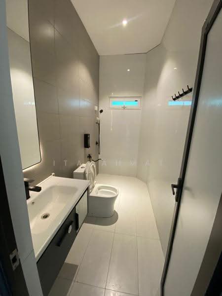 Bungalow House untuk Dijual di Desa Pinggiran Putra (Dengkil) - ITA AHMAT - Bathroom - PropertyGuru.com.my