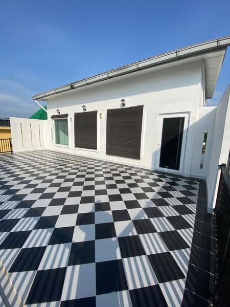 Bungalow House untuk Dijual di Desa Pinggiran Putra (Dengkil) - ITA AHMAT - Exterior - PropertyGuru.com.my