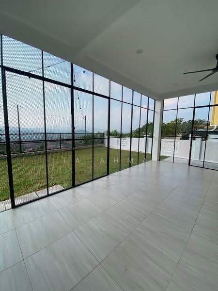Bungalow House untuk Dijual di Desa Pinggiran Putra (Dengkil) - ITA AHMAT - Exterior - PropertyGuru.com.my