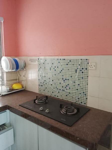 Pangsapuri untuk Disewa di Residensi Warnasari 1 - Eason Hong - Kitchen - PropertyGuru.com.my