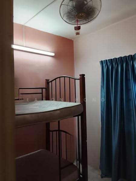 Pangsapuri untuk Disewa di Residensi Warnasari 1 - Eason Hong - Bedroom - PropertyGuru.com.my