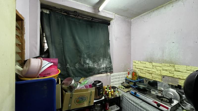 Pangsapuri untuk Dijual di Putra Permai Block C - Sasha Goh - Kitchen - PropertyGuru.com.my