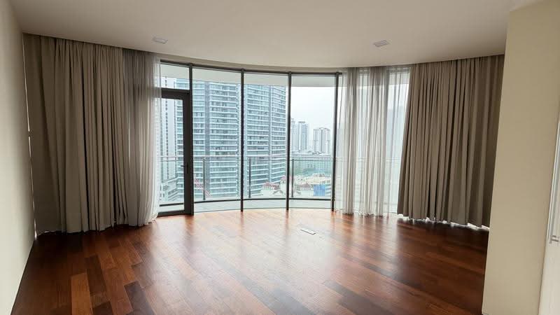 Kediaman Servis untuk Dijual di K Residence @ KLCC - Ken Lee - Balcony - PropertyGuru.com.my
