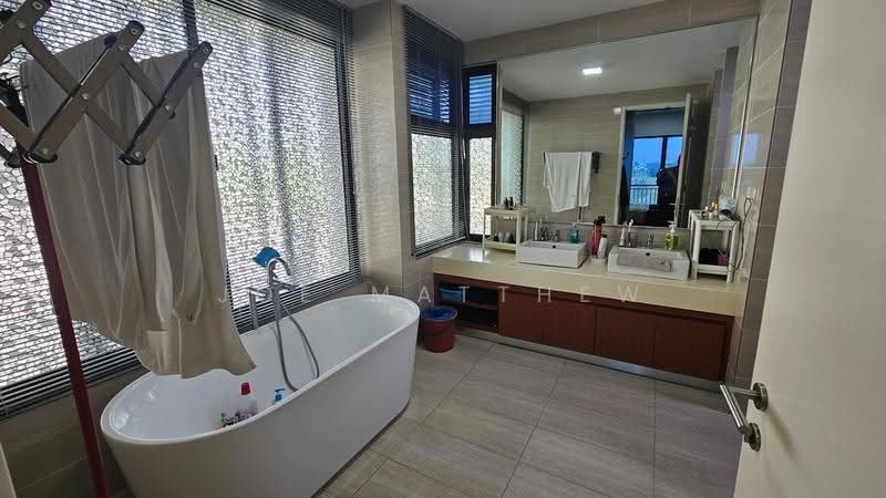 Rumah Berkembar untuk Dijual di Kota Seriemas (Nilai) - Joe Matthew - Bathroom - PropertyGuru.com.my