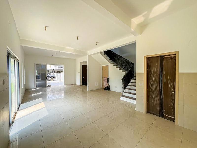 2-storey Terraced House for Sale in Serene Heights (Semenyih) - Azli Ibrahim - Living Room - PropertyGuru.com.my
