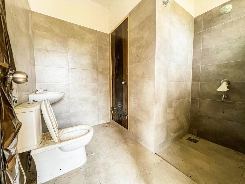 2-storey Terraced House for Sale in Serene Heights (Semenyih) - Azli Ibrahim - Bathroom - PropertyGuru.com.my
