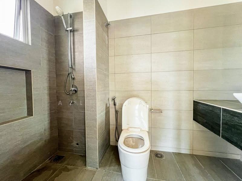 2-storey Terraced House for Sale in Serene Heights (Semenyih) - Azli Ibrahim - Bathroom - PropertyGuru.com.my